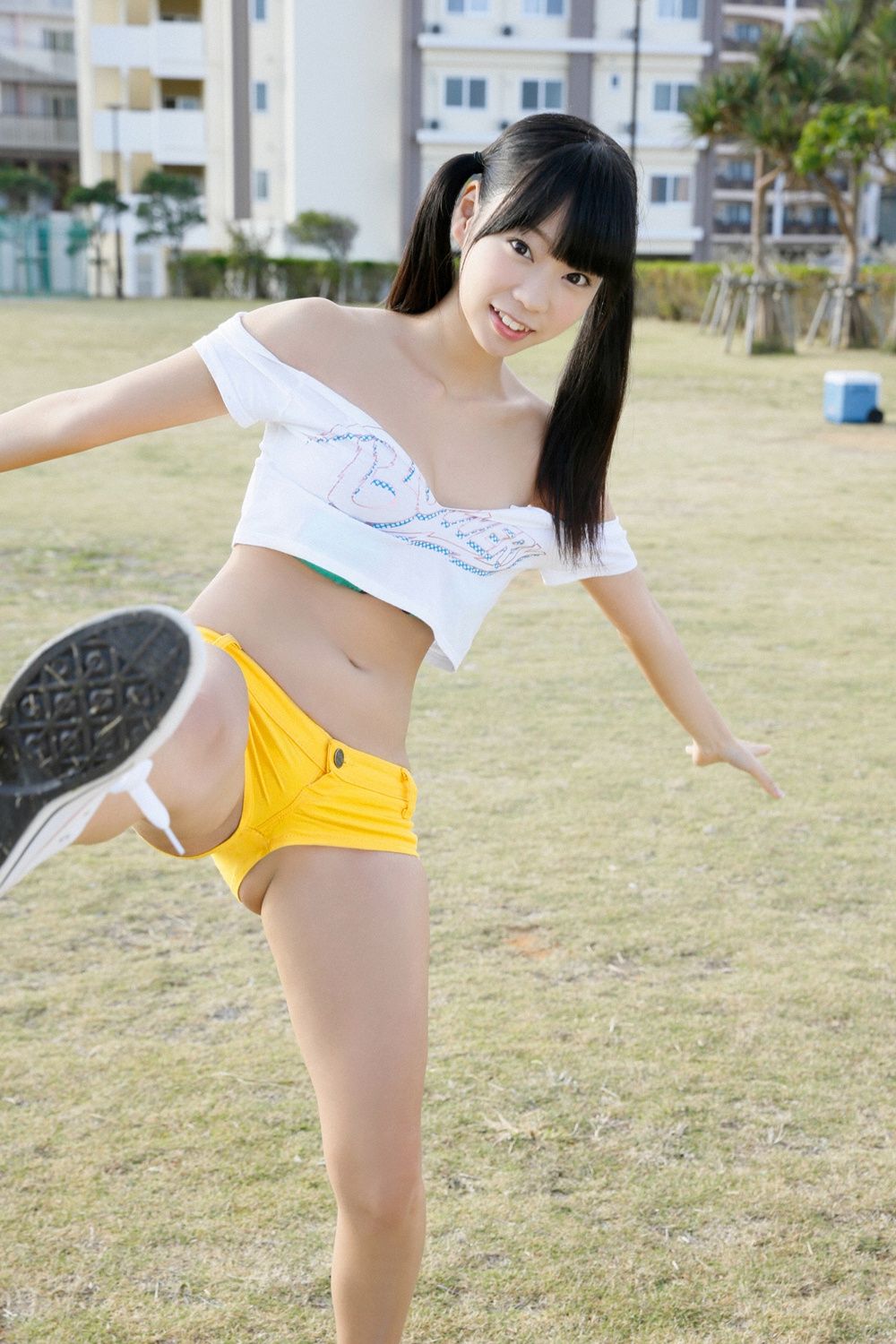 Jedna cała książka ALL Mariko Shinoda in L.A. !!》 [Weekly Young Jump] 2015 No.04-05 Photograph Strona 1 No.40deec