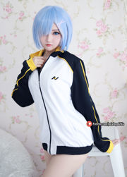 [Foto de COSER de una celebridad de Internet] Miss Coser Potato Godzilla - Rem con chaqueta Subaru