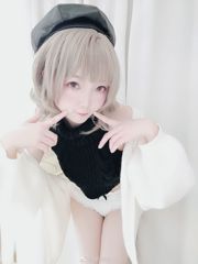 [Cosplay-Foto] Anime-Bloggerin Nasase Yaqi - Pullover