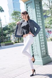 [Kecantikan selebriti terkenal Taiwan] Cai Yixin "Xinyi District Surroundings" Denim + Celana Ketat